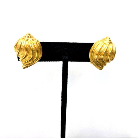 Vintage Liz Claiborne Brushed Gold Shells Clip On Earrings - Picture 6 of 16